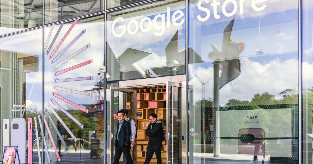 Google Store glass facade in Mountain View