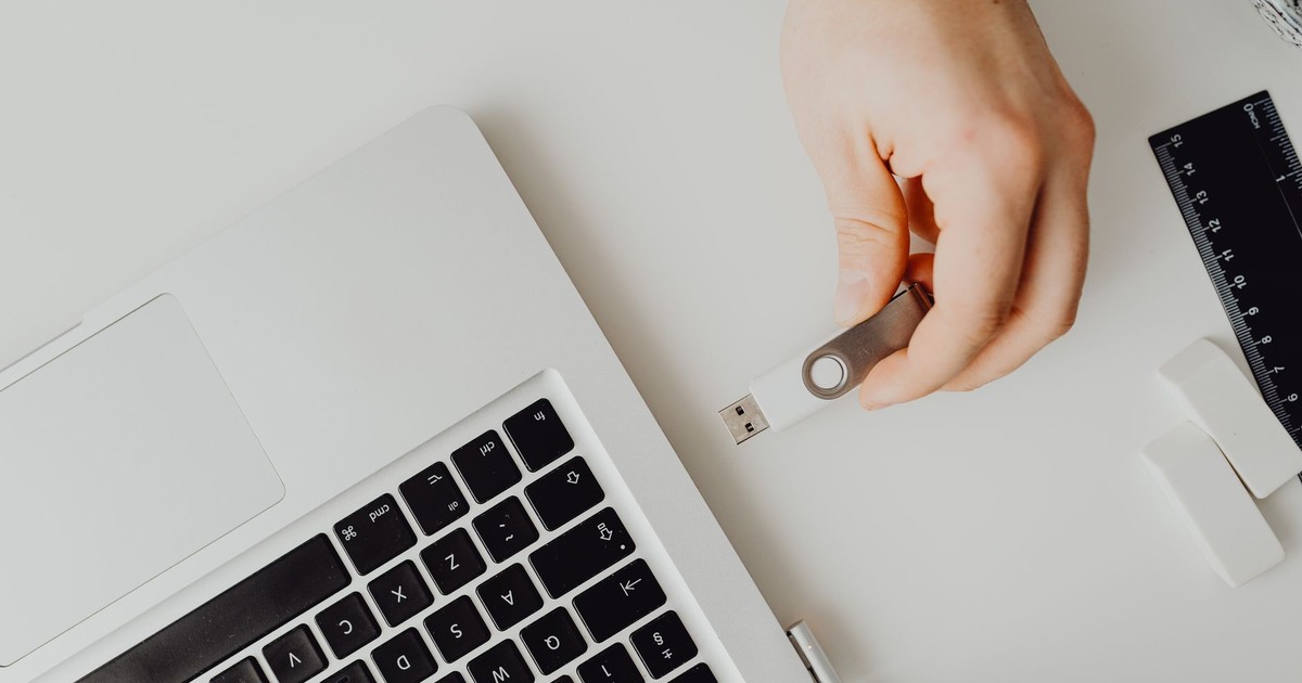 USB stick used to boot the Tails operating system